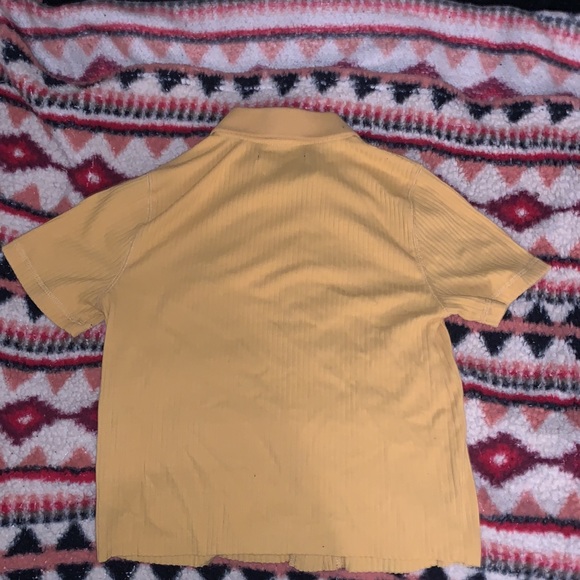 Abercrombie & Fitch - Picture 2 of 3